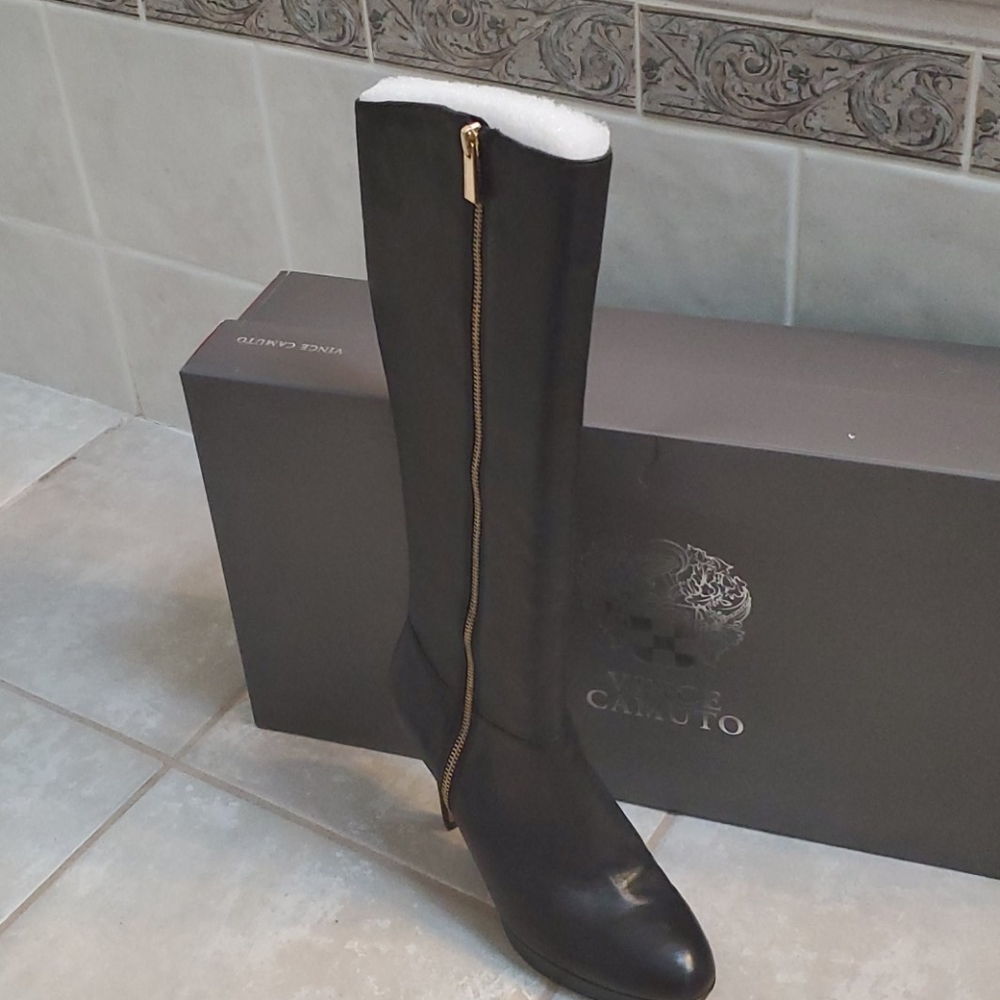 Gorgeous black retro sheep Vince Camuto boots - Picture 2 of 4